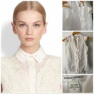 Banana Republic Sleeveless Ruffle blouse